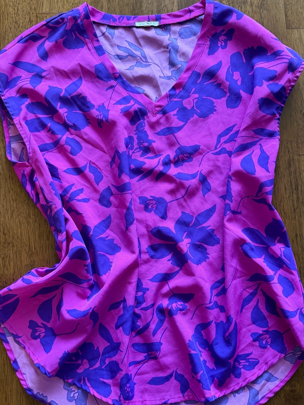 JODIFL Fuchsia and Purple Floral V-Neck Blouse